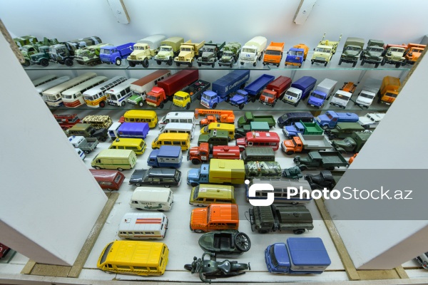 Nadir əşyalarla zəngin 35 illik şəxsi kolleksiya