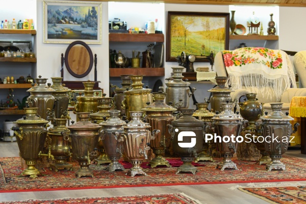 Nadir əşyalarla zəngin 35 illik şəxsi kolleksiya