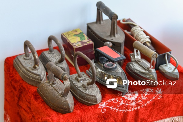 Nadir əşyalarla zəngin 35 illik şəxsi kolleksiya