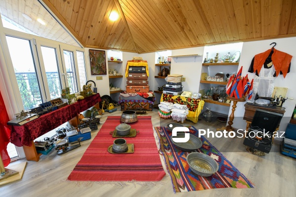 Nadir əşyalarla zəngin 35 illik şəxsi kolleksiya