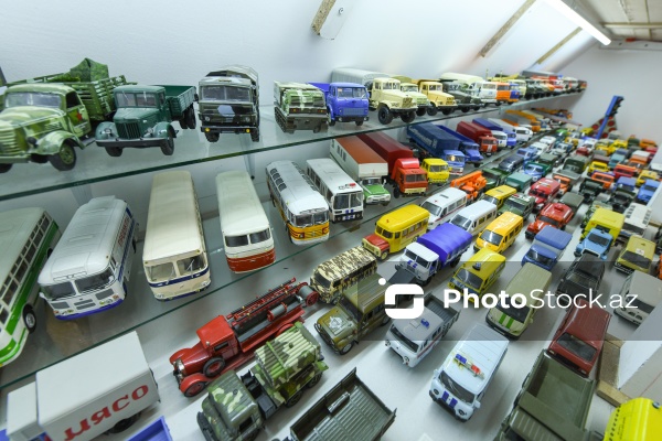 Nadir əşyalarla zəngin 35 illik şəxsi kolleksiya