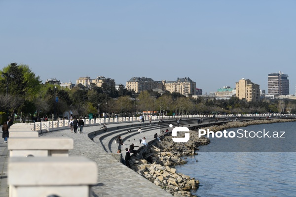 Xəzərin sahilində bir əsrlik istirahət məkanı - Bakı Bulvarı