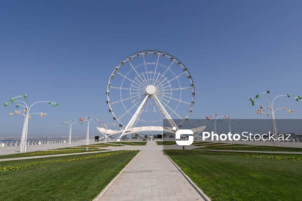 Xəzərin sahilində bir əsrlik istirahət məkanı - Bakı Bulvarı