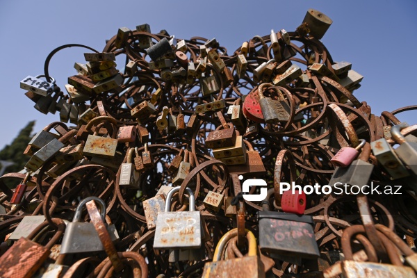 Xəzərin sahilində bir əsrlik istirahət məkanı - Bakı Bulvarı