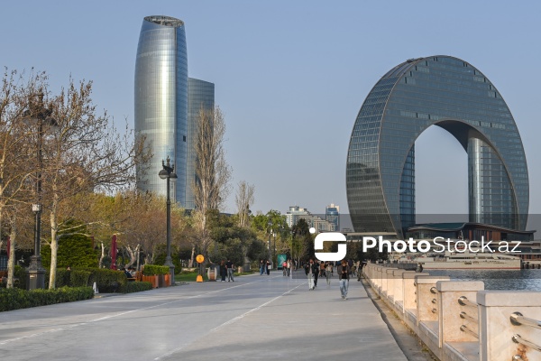 Xəzərin sahilində bir əsrlik istirahət məkanı - Bakı Bulvarı