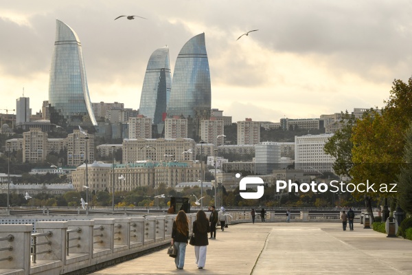 Xəzərin sahilində bir əsrlik istirahət məkanı - Bakı Bulvarı