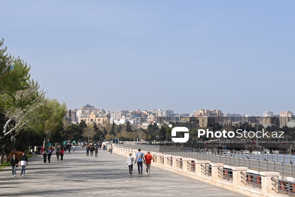 Xəzərin sahilində bir əsrlik istirahət məkanı - Bakı Bulvarı
