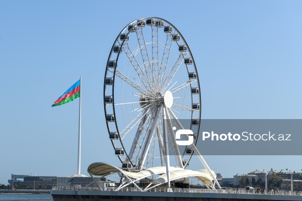 Xəzərin sahilində bir əsrlik istirahət məkanı - Bakı Bulvarı
