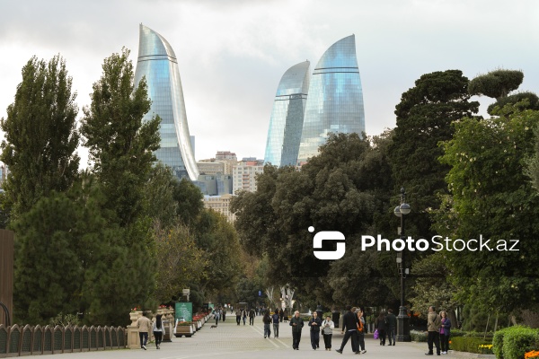 Xəzərin sahilində bir əsrlik istirahət məkanı - Bakı Bulvarı