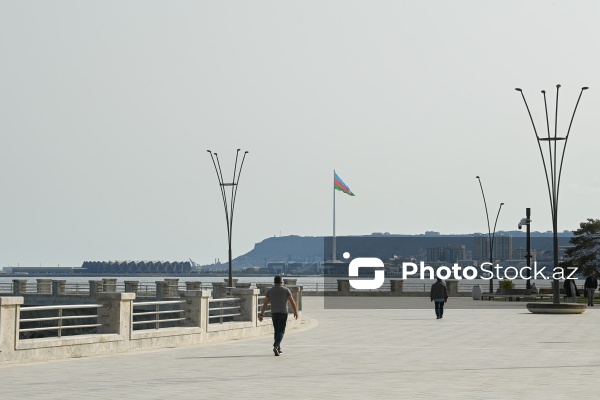 Xəzərin sahilində bir əsrlik istirahət məkanı - Bakı Bulvarı