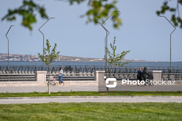 Xəzərin sahilində bir əsrlik istirahət məkanı - Bakı Bulvarı