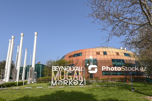 Xəzərin sahilində bir əsrlik istirahət məkanı - Bakı Bulvarı