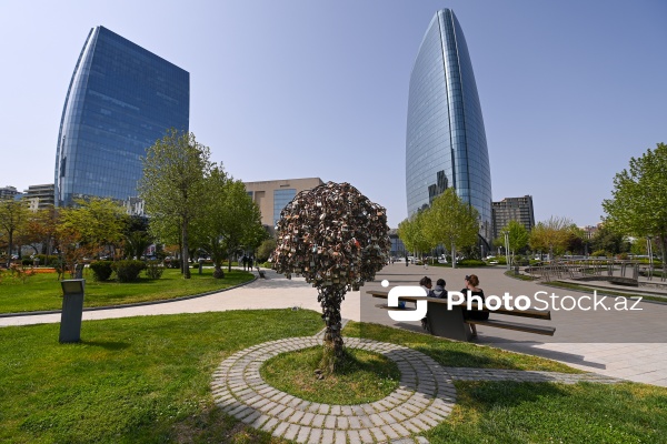 Xəzərin sahilində bir əsrlik istirahət məkanı - Bakı Bulvarı