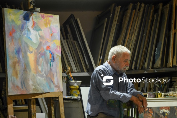 83 yaşlı Əməkdar rəssam Rafayel Muradov