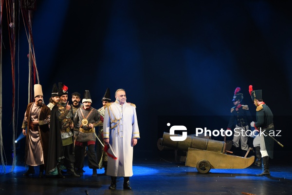 Azərbaycan Dövlət Akademik Milli Dram Teatrında keçirilən "Baş" tamaşasının premyerası