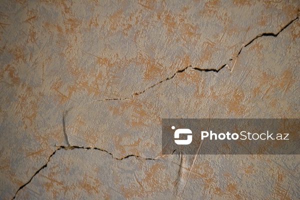 Abbasqulu ağa Bakıxanovun Əmircanda yerləşən evinin bir hissəsi uçub