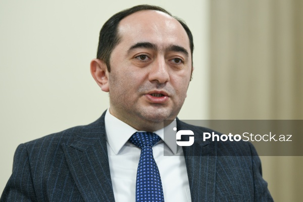 ABŞ-nin Kolumbiya Universitetinin magistr proqramını dərəcə ilə bitirən Tural Abbasov