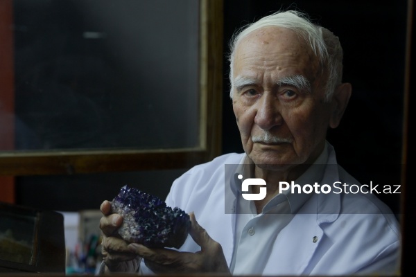 Ağamehdi Ağayev - Mineralogiya Muzeyinin direktoru