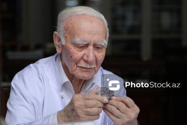 Ağamehdi Ağayev - Mineralogiya Muzeyinin direktoru