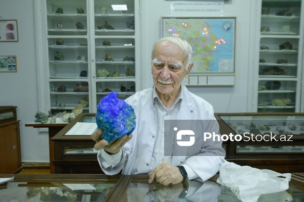 Ağamehdi Ağayev - Mineralogiya Muzeyinin direktoru