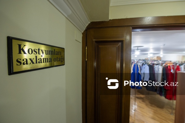 Akademik Milli Dram Teatrı tamaşalarının rəngarəng libasları