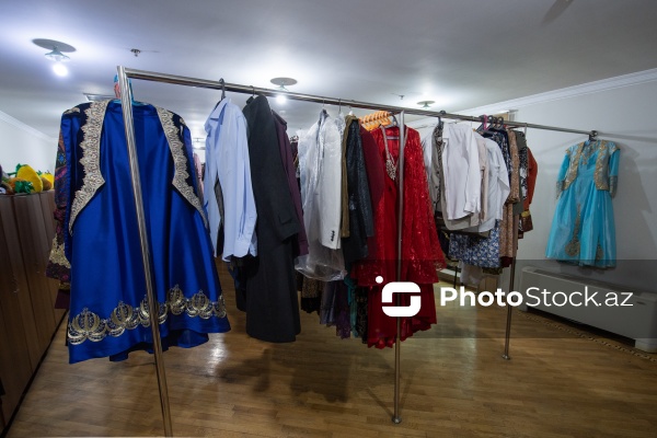 Akademik Milli Dram Teatrı tamaşalarının rəngarəng libasları