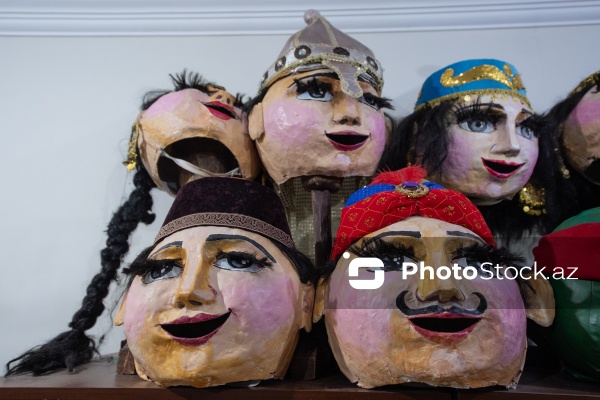 Akademik Milli Dram Teatrı tamaşalarının rəngarəng libasları