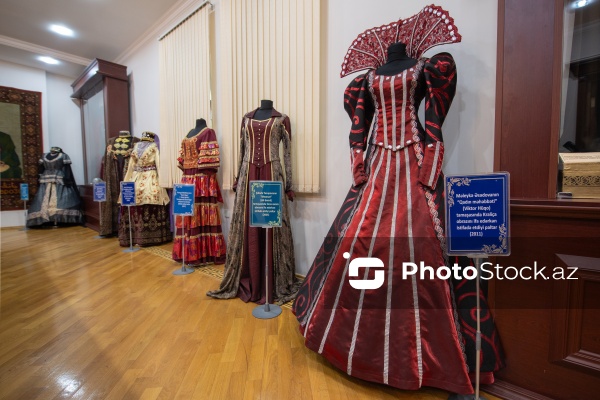 Akademik Milli Dram Teatrı tamaşalarının rəngarəng libasları