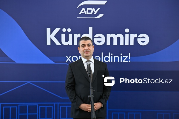 Elşən Həsənli - Yenidən qurulan Kürdəmir stansiyasının açılışında