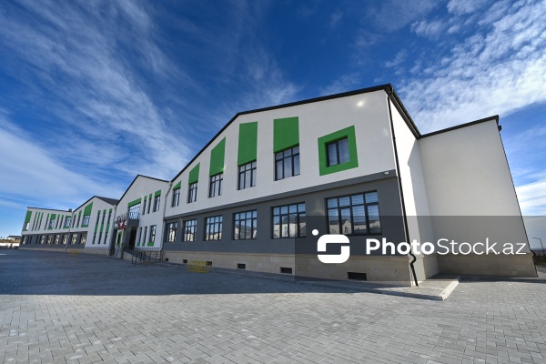 Ayköl Manas adına Xıdırlı kənd tam orta məktəbinin binası