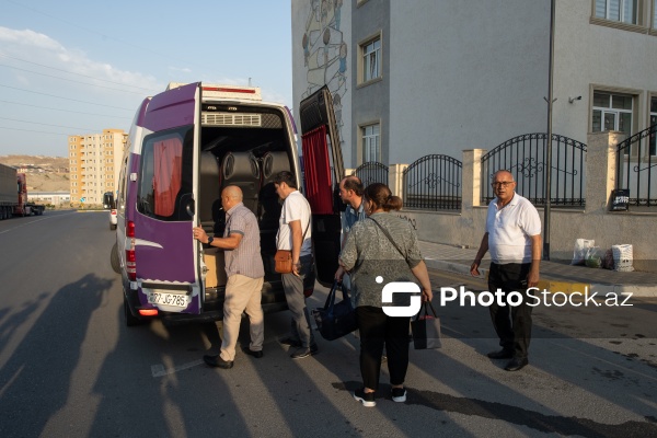 Ağdamın Kəngərli kəndinə yola salınan növbəti köç karvanı