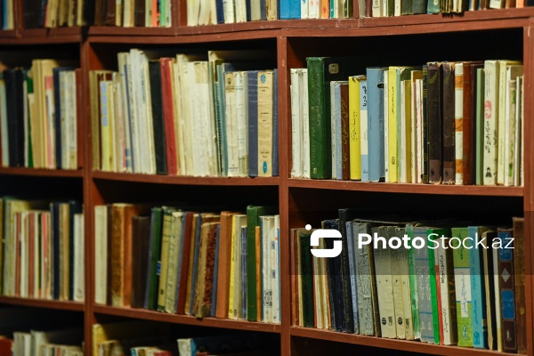 Zəngin kitab fonduna malik AMEA-nın Mərkəzi Elmi Kitabxanası
