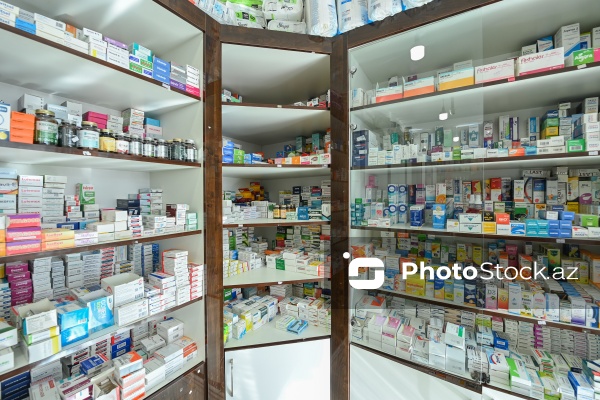 Tibbi ehtiyacların qarşılanmasında mühüm rol oynayan apteklər