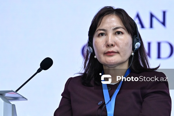 Munkzul Lxaqvasuren - AQEM-in qadınların liderliyinə həsr olunmuş beynəlxalq konfransında