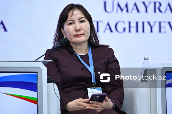 Munkzul Lxaqvasuren - AQEM-in qadınların liderliyinə həsr olunmuş beynəlxalq konfransında