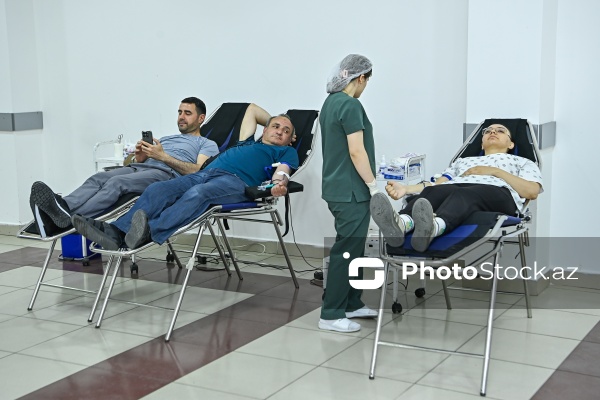 Aşura günü ilə bağlı "Təzəpir" məscidində keçirilən qanvermə aksiyası