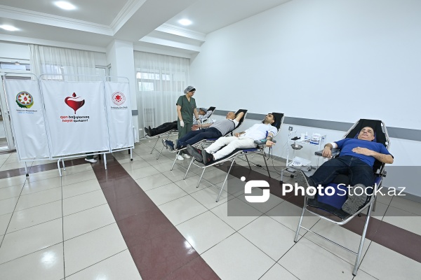 Aşura günü ilə bağlı "Təzəpir" məscidində keçirilən qanvermə aksiyası