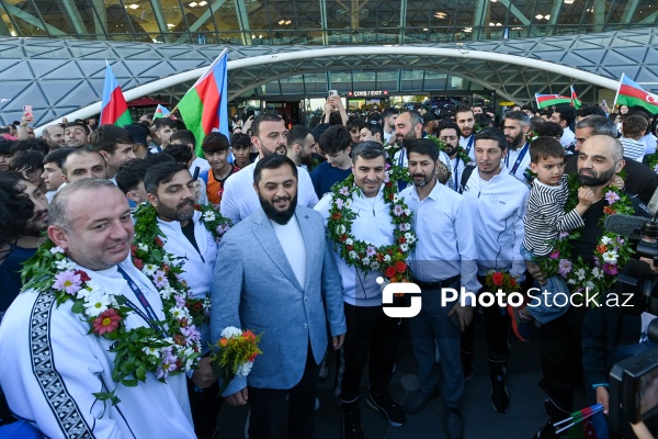Avropa çempionatında qızıl medal qazanan Azərbaycanın minifutbol millisi Vətənə qayıdıb
