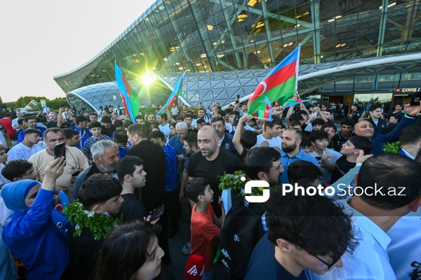 Avropa çempionatında qızıl medal qazanan Azərbaycanın minifutbol millisi Vətənə qayıdıb