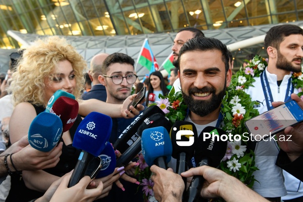 Avropa çempionatında qızıl medal qazanan Azərbaycanın minifutbol millisi Vətənə qayıdıb