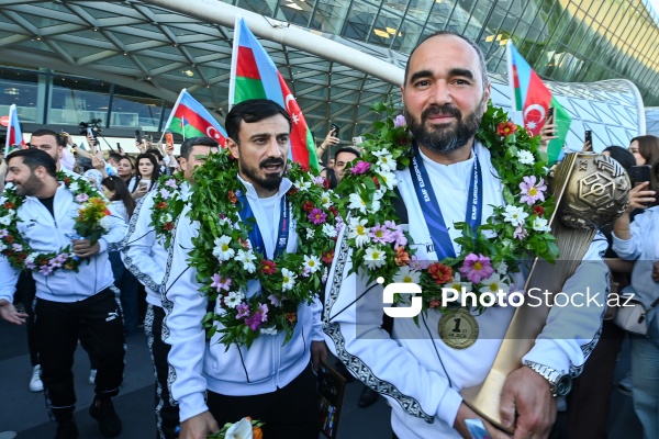 Avropa çempionatında qızıl medal qazanan Azərbaycanın minifutbol millisi Vətənə qayıdıb
