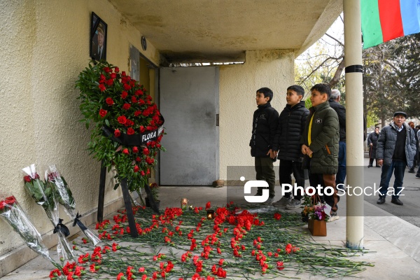 Aktauda qəzaya düşən təyyarənin kapitanı İqor Kşnyakinin xatirəsi Bakıda ehtiramla yad olunur