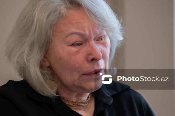 AZAL-ın təyyarə qəzasında həlak olan Aleksandr Kalyaninovun anası Yelena Kalyaninova