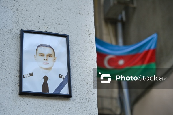 AZAL-ın təyyarə qəzasında həlak olan Aleksandr Kalyaninovun anası Yelena Kalyaninova