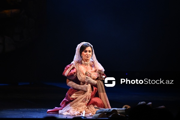 Azərbaycan Dövlət Akademik Milli Dram Teatrında keçirilən "Baş" tamaşasının premyerası