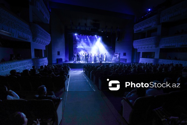 Azərbaycan Dövlət Akademik Milli Dram Teatrında keçirilən "Baş" tamaşasının premyerası
