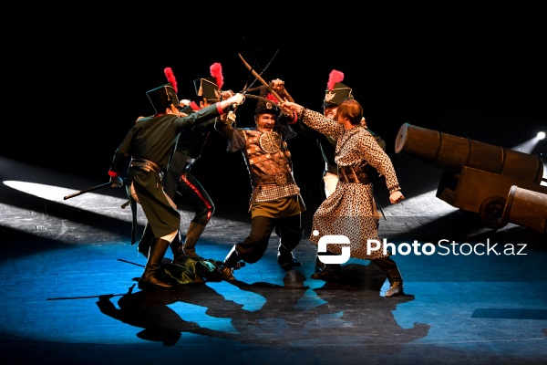 Azərbaycan Dövlət Akademik Milli Dram Teatrında keçirilən "Baş" tamaşasının premyerası