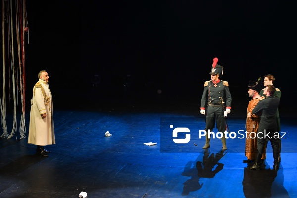 Azərbaycan Dövlət Akademik Milli Dram Teatrında keçirilən "Baş" tamaşasının premyerası