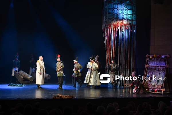 Azərbaycan Dövlət Akademik Milli Dram Teatrında keçirilən "Baş" tamaşasının premyerası