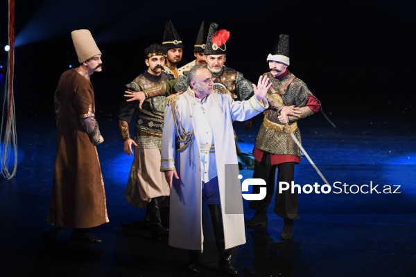 Azərbaycan Dövlət Akademik Milli Dram Teatrında keçirilən "Baş" tamaşasının premyerası